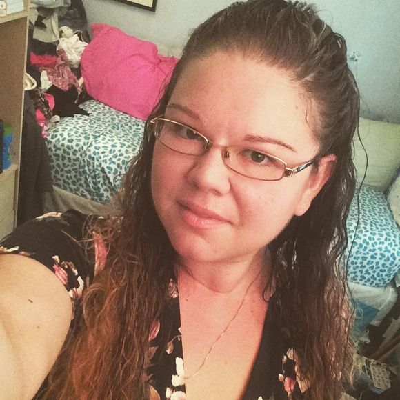 Meet your Posher, Nicole - Picture 1 of 1